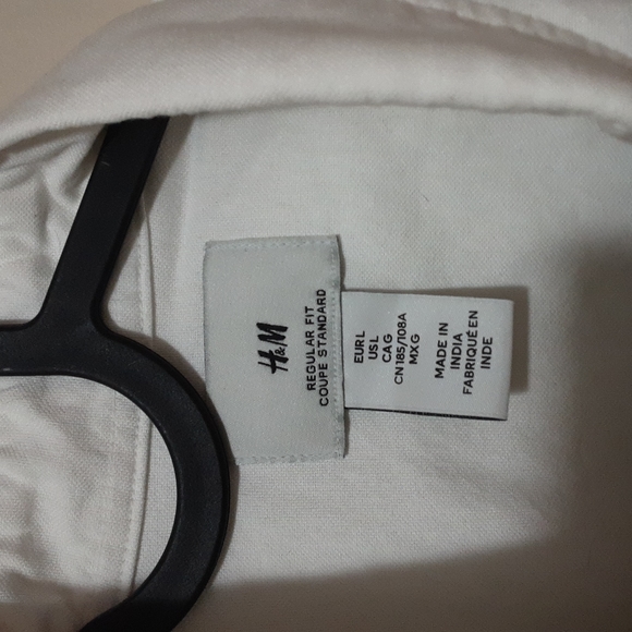 H&M long sleeve buttons up shirt - Picture 2 of 3